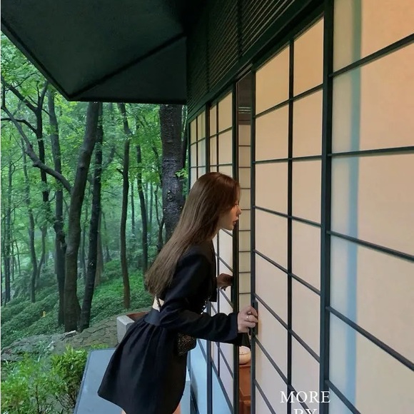 Blazer dress with open waist line - Picture 3 of 6